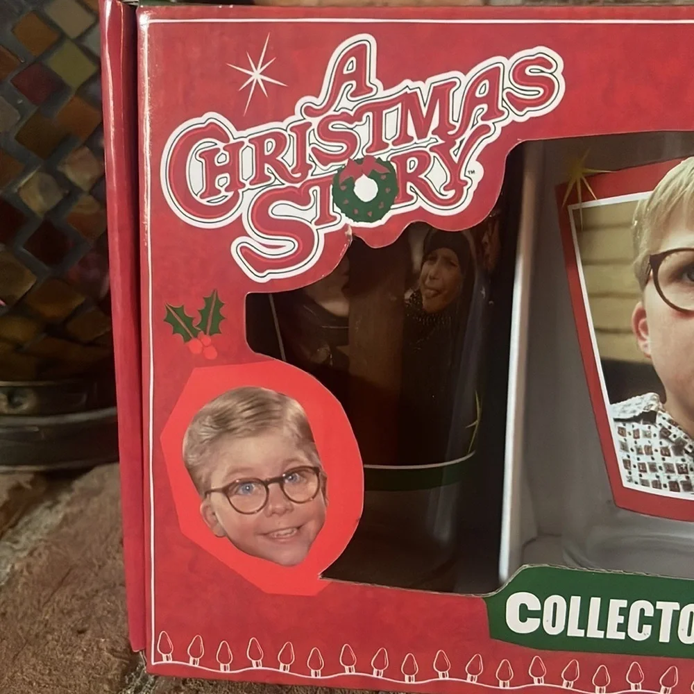 NIB A Christmas Story Collector's Series Set of 4 Pint Glasses